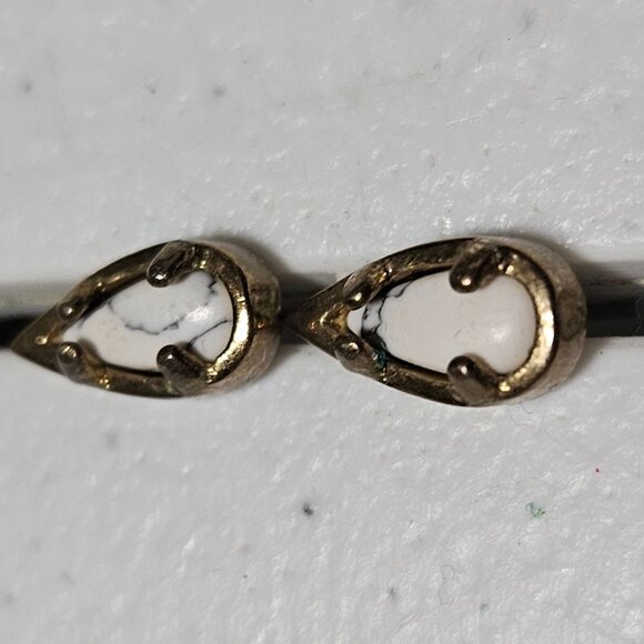 Vintage White White Marbled Stone Gold Tone Teardrop Earrings Fashion Jewelry - Picture 3 of 4